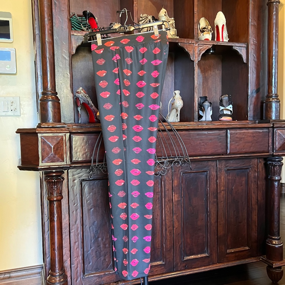Pam & Gela track pant NWOT Medium